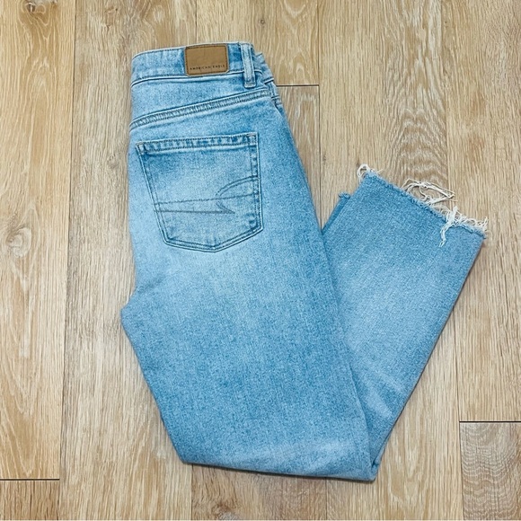 American Eagle straight leg ripped Mom Jean 00short - Picture 3 of 8